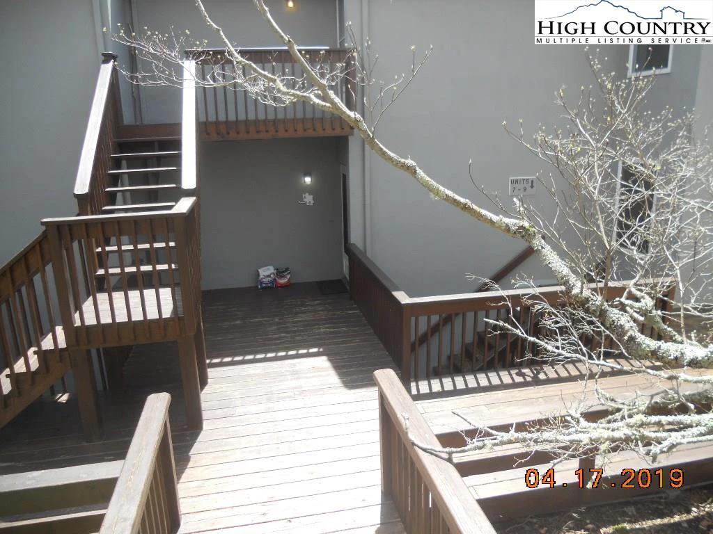 Image number 6 for the current listing