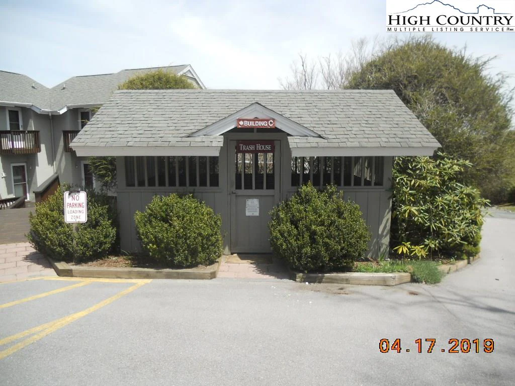 Image number 3 for the current listing