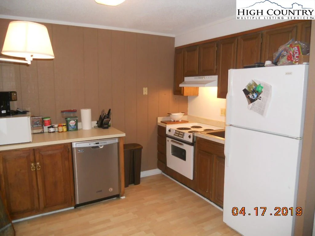 Image number 14 for the current listing