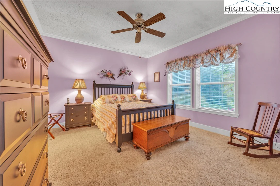 Image number 20 for the current listing