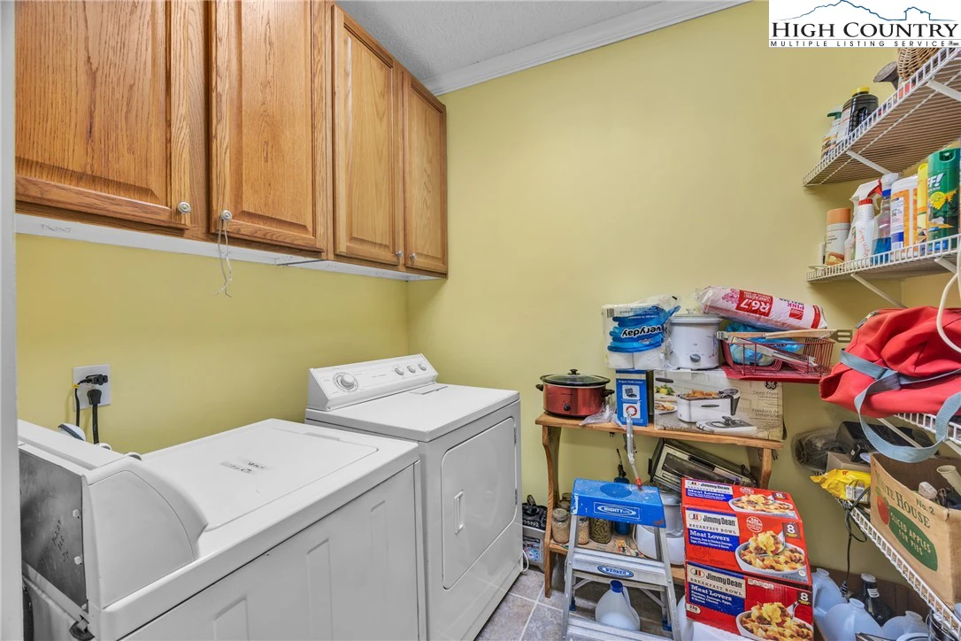 Image number 18 for the current listing