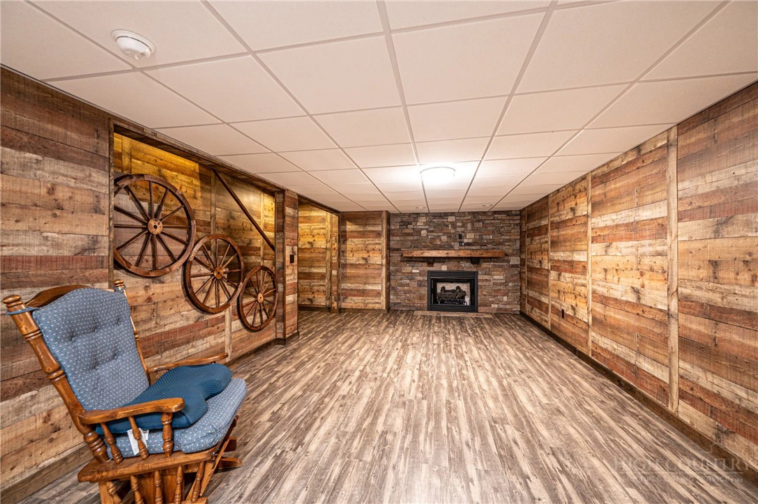 Image number 6 for the current listing