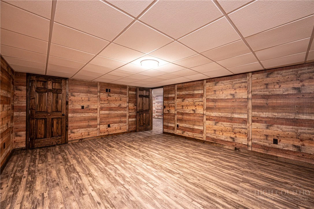 Image number 2 for the current listing