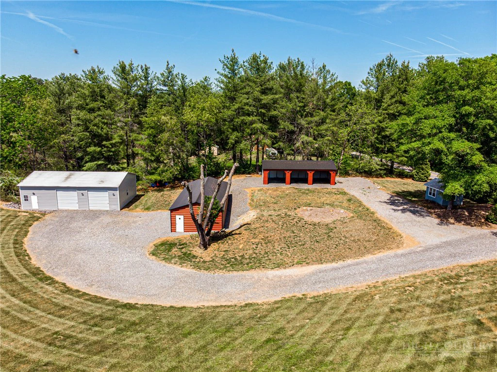 Image number 14 for the current listing