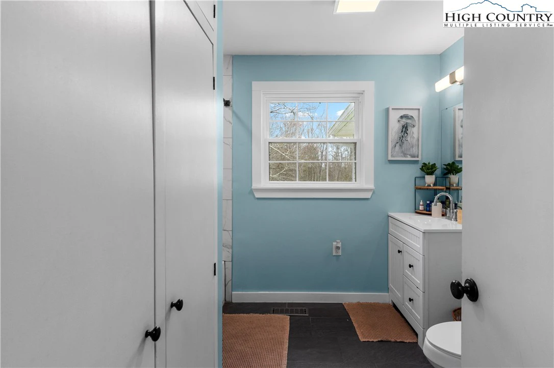 Image number 6 for the current listing