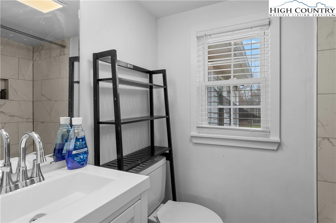 Image number 10 for the current listing