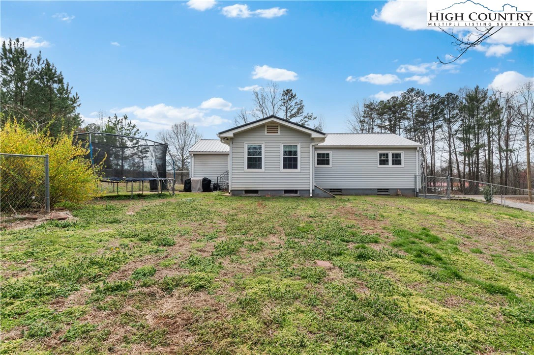 Image number 14 for the current listing
