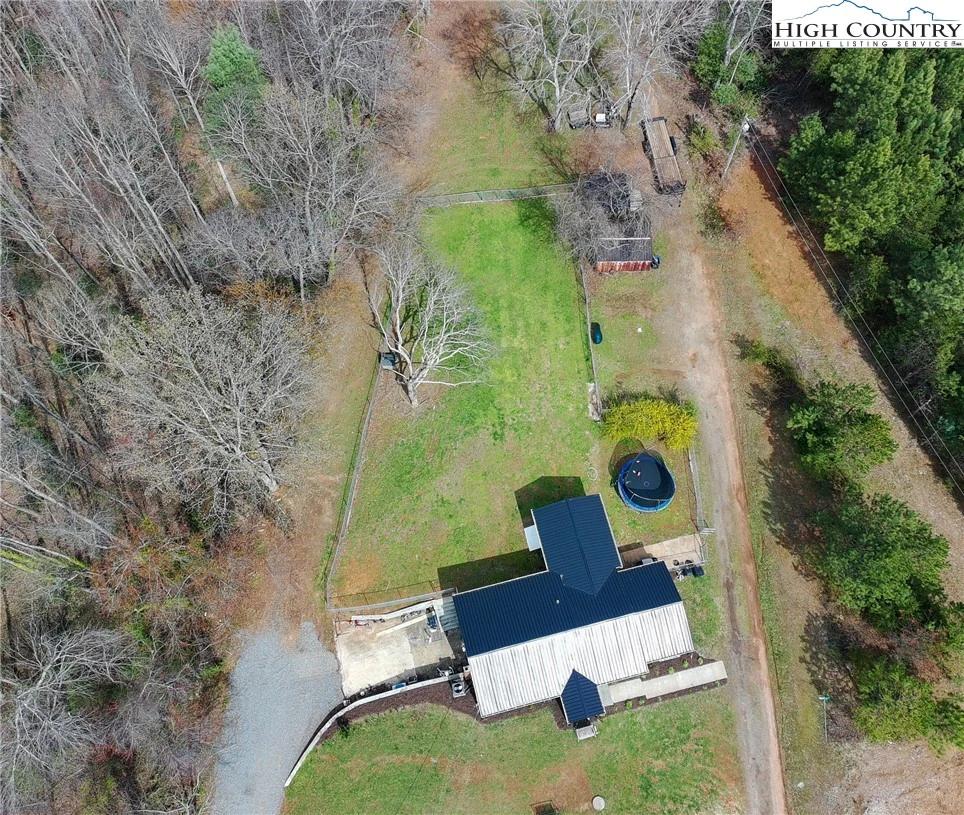 Image number 17 for the current listing