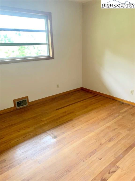 Image number 10 for the current listing