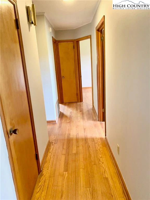 Image number 2 for the current listing