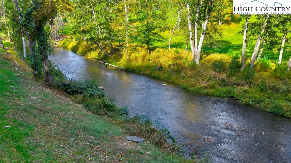 Image number 3 for the current listing