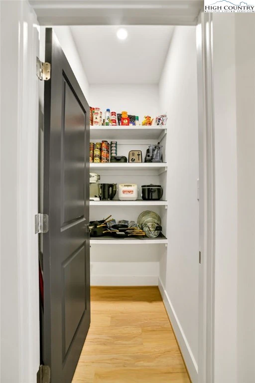 Image number 10 for the current listing