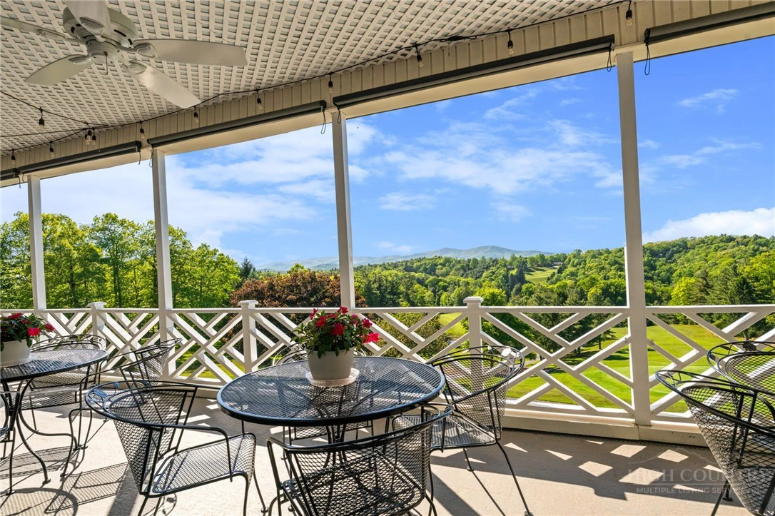 Image number 21 for the current listing