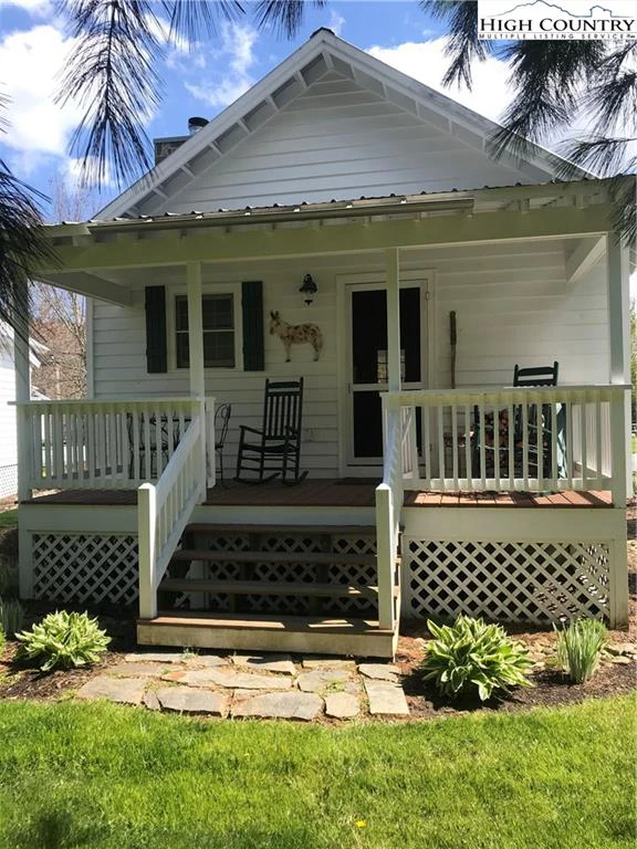 Image number 1 for the current listing