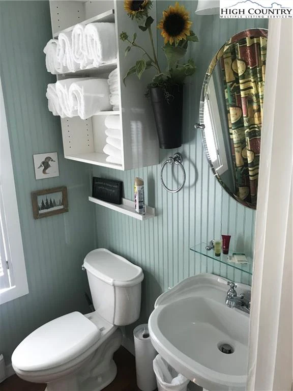 Image number 2 for the current listing