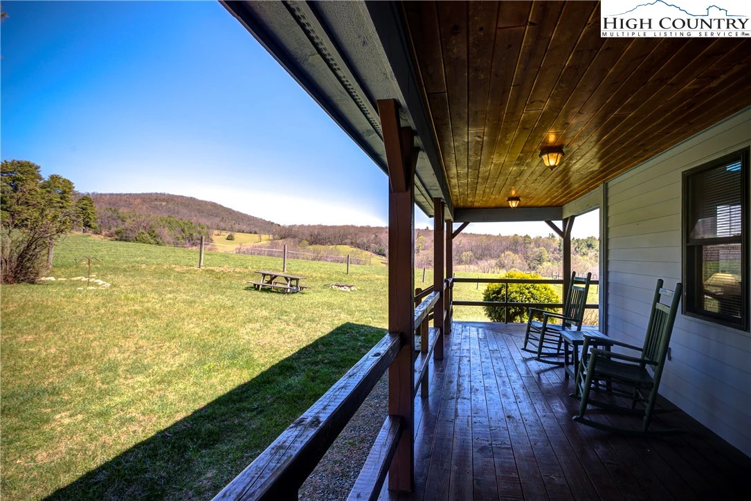 Image number 14 for the current listing
