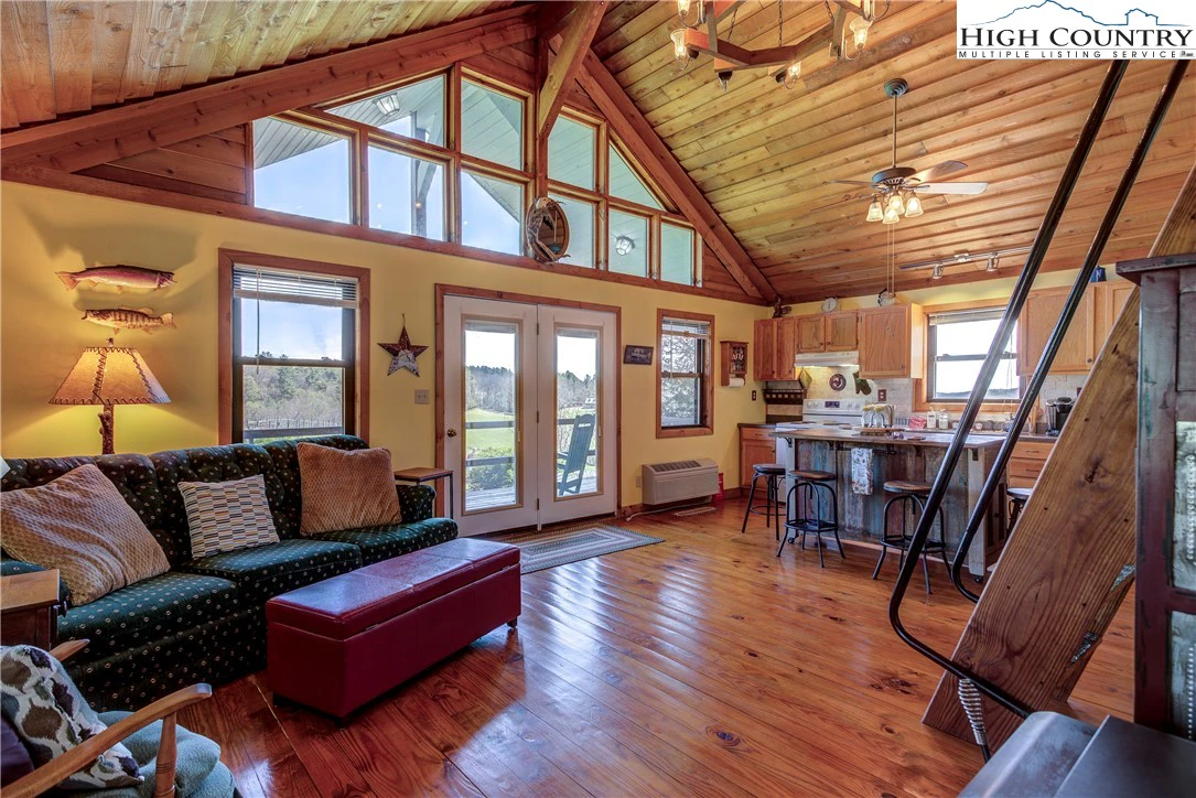 Image number 8 for the current listing
