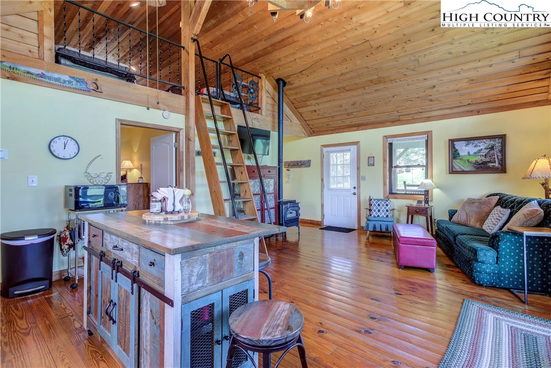 Image number 10 for the current listing