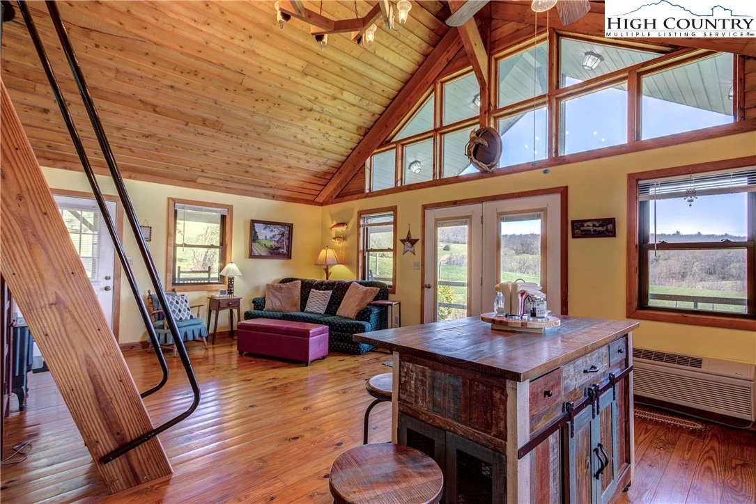 Image number 2 for the current listing