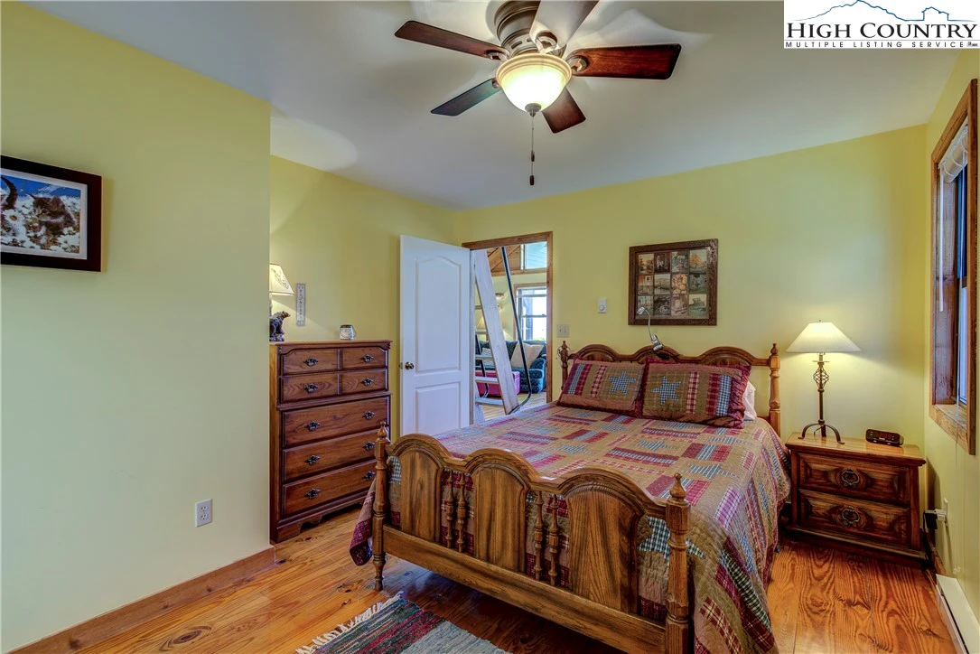 Image number 21 for the current listing