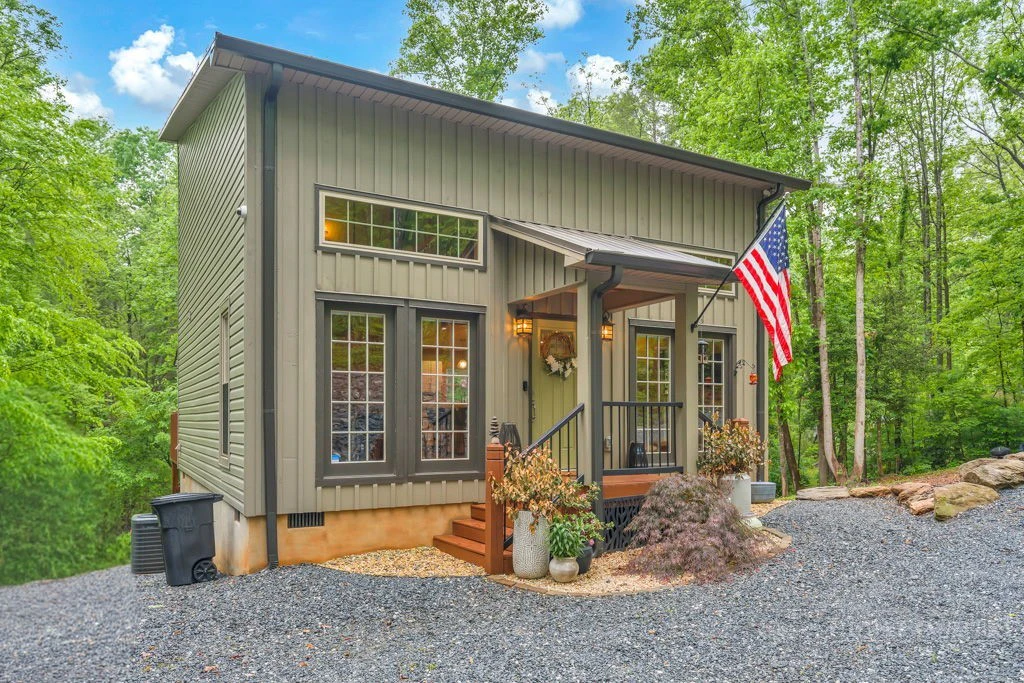 Image number 2 for the current listing