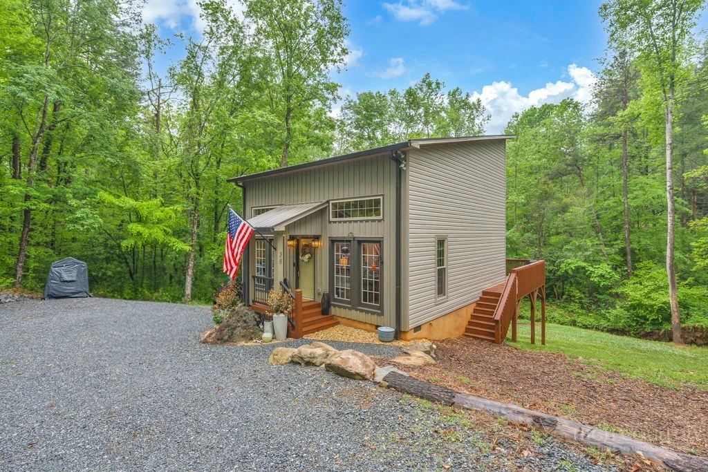 Image number 4 for the current listing