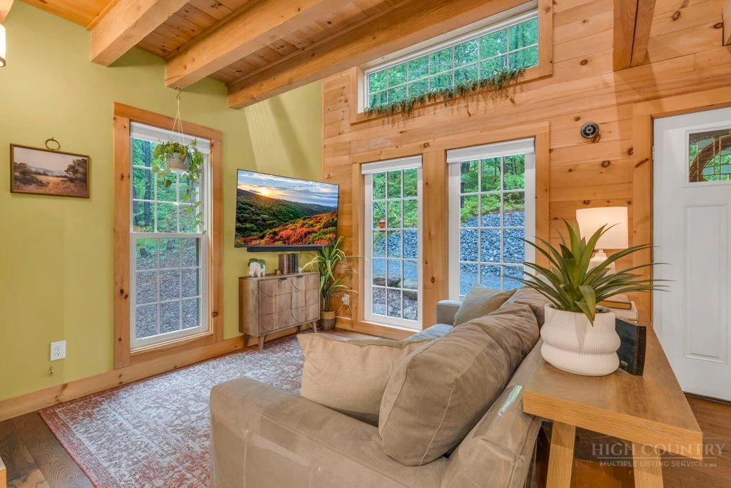 Image number 8 for the current listing