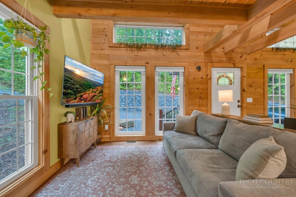 Image number 9 for the current listing