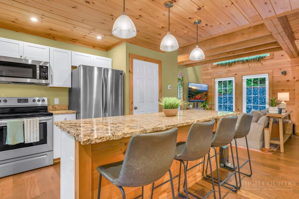 Image number 13 for the current listing