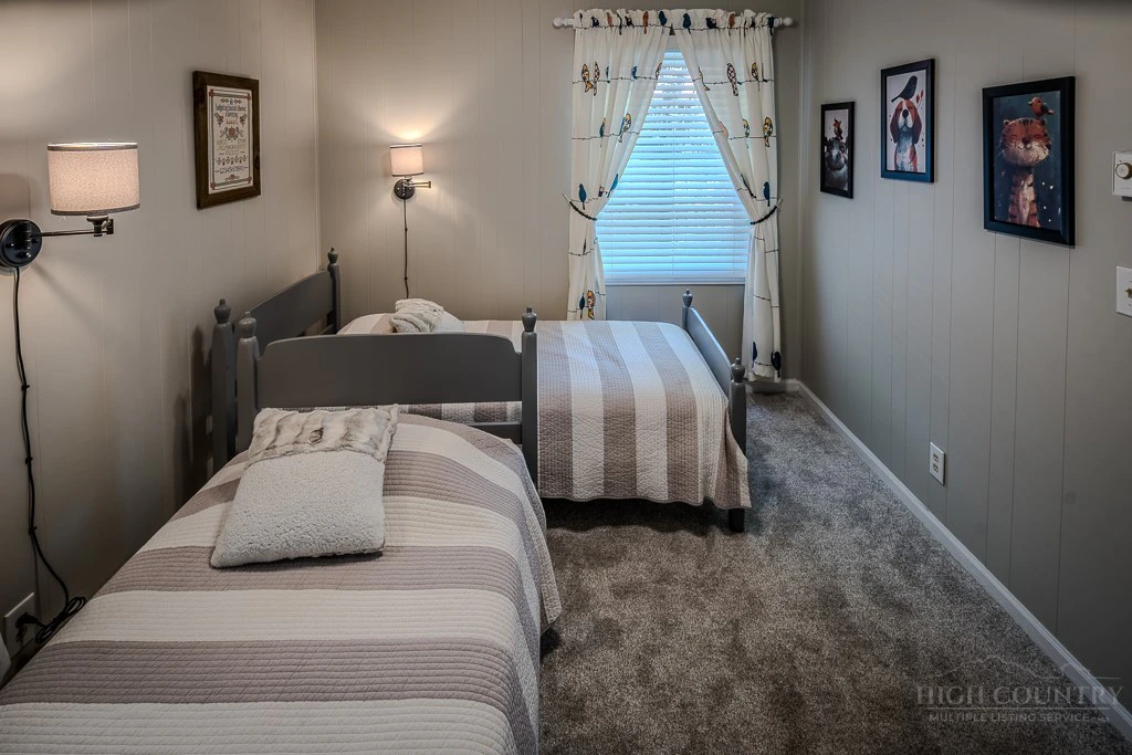 Image number 6 for the current listing