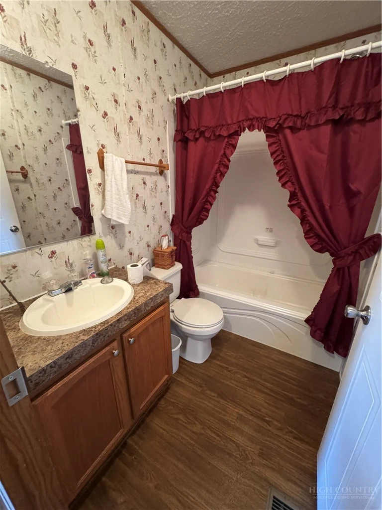 Image number 13 for the current listing