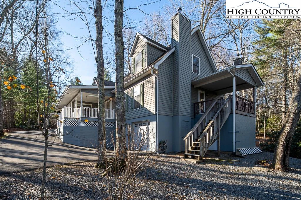 Image number 1 for the current listing