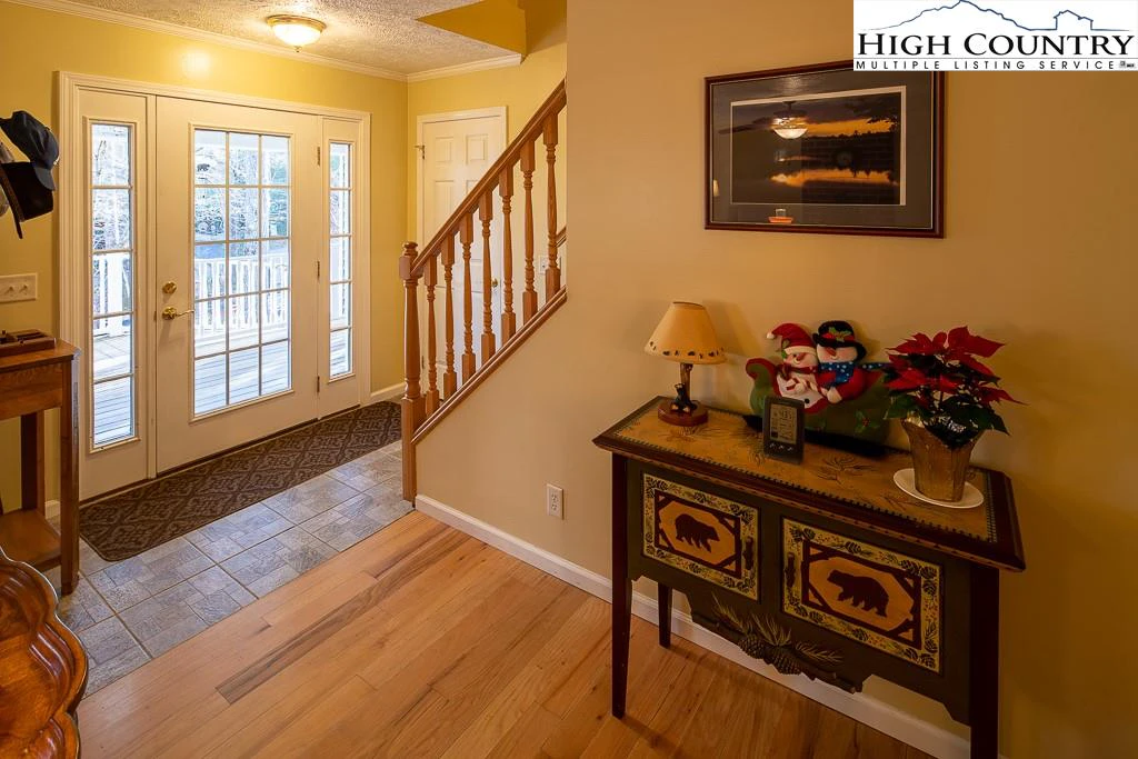 Image number 8 for the current listing