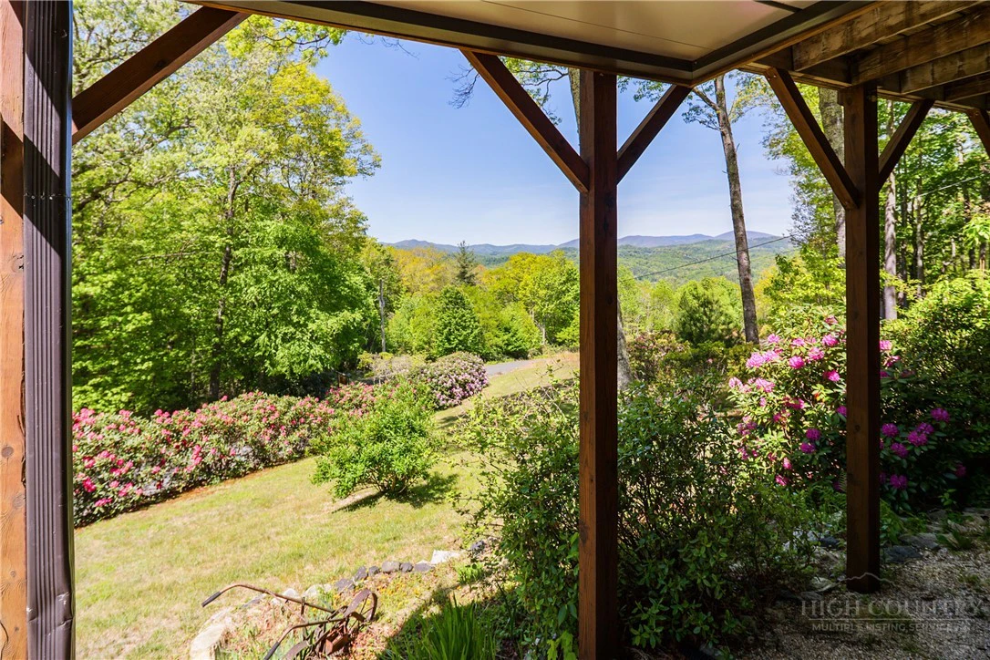 Image number 15 for the current listing