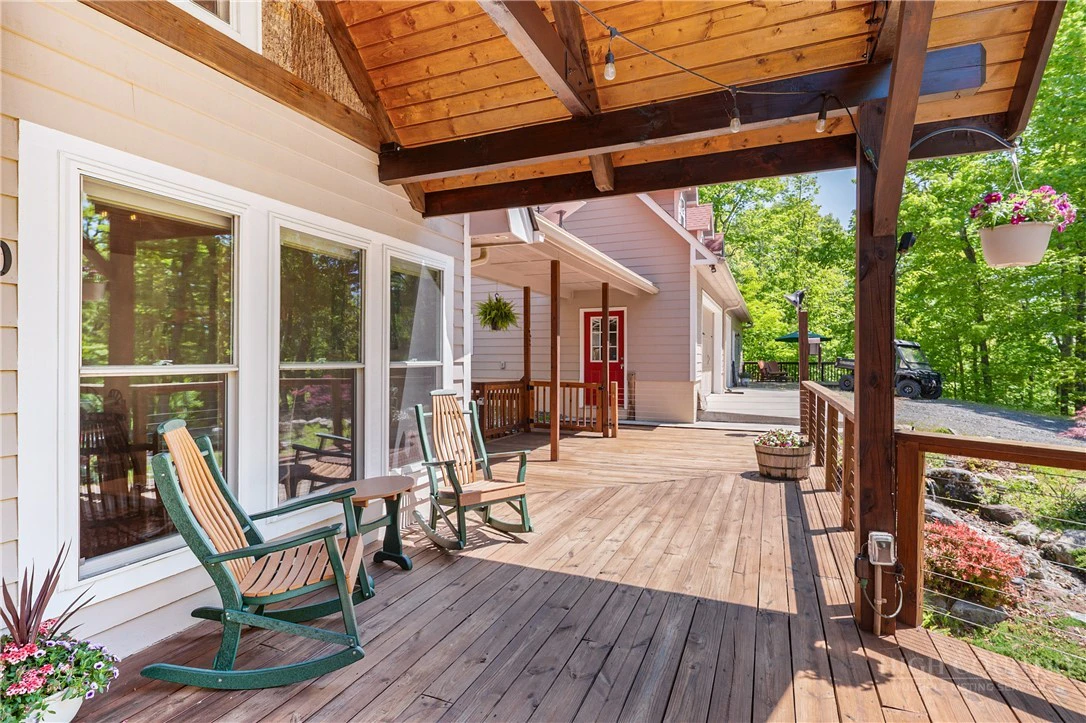 Image number 11 for the current listing