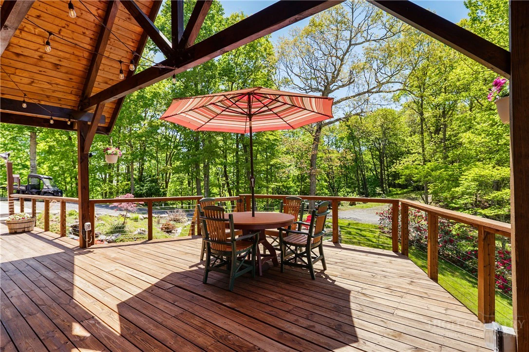 Image number 12 for the current listing