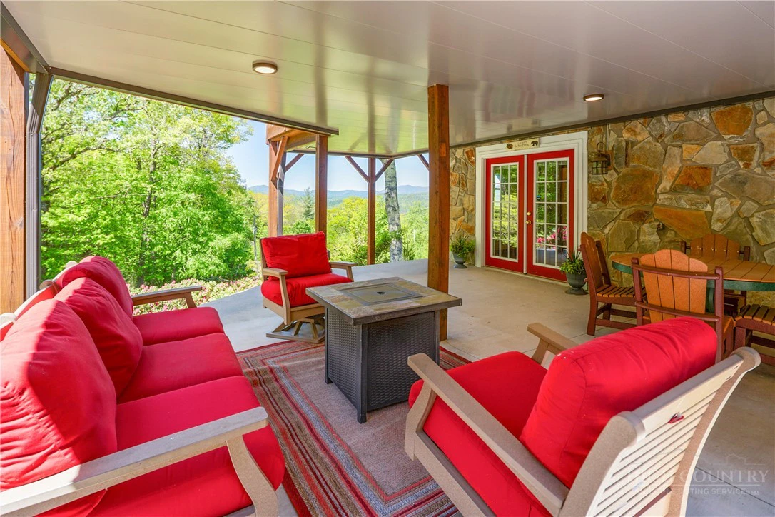 Image number 14 for the current listing