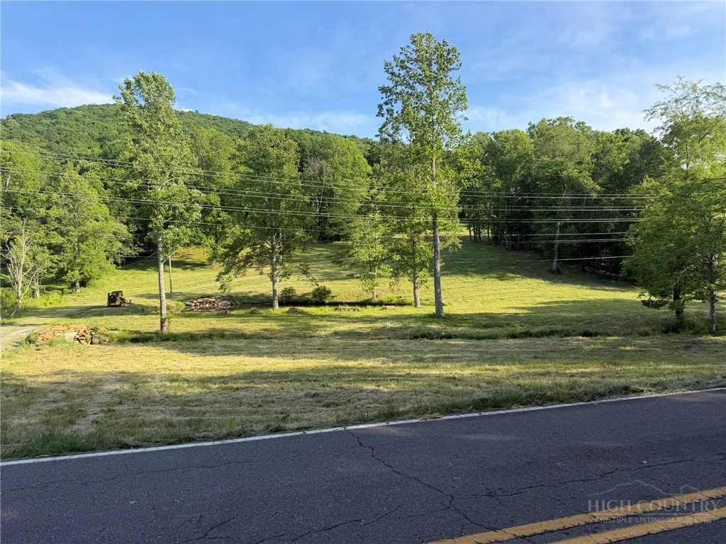 Image number 1 for the current listing