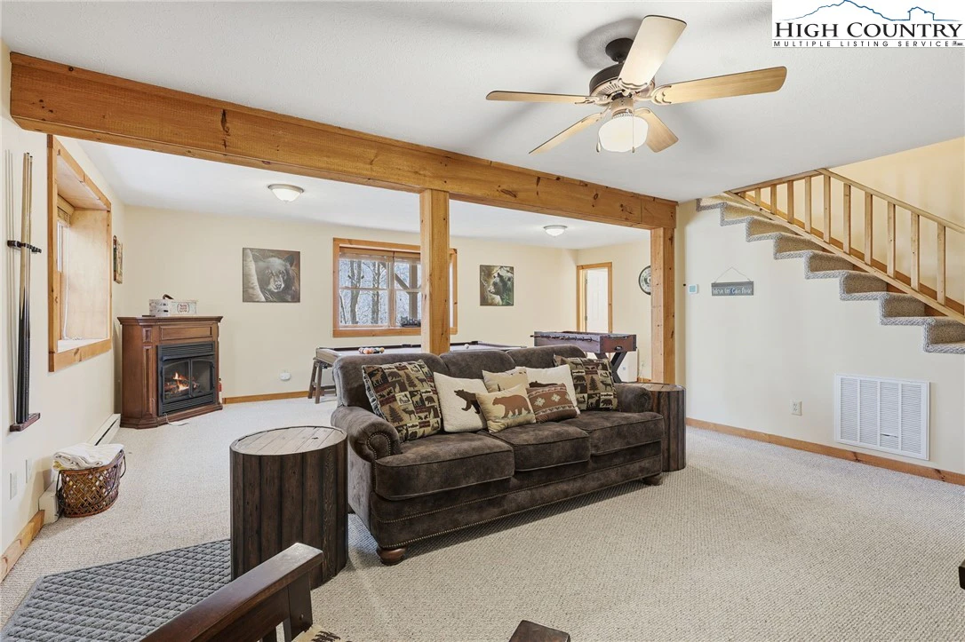 Image number 8 for the current listing