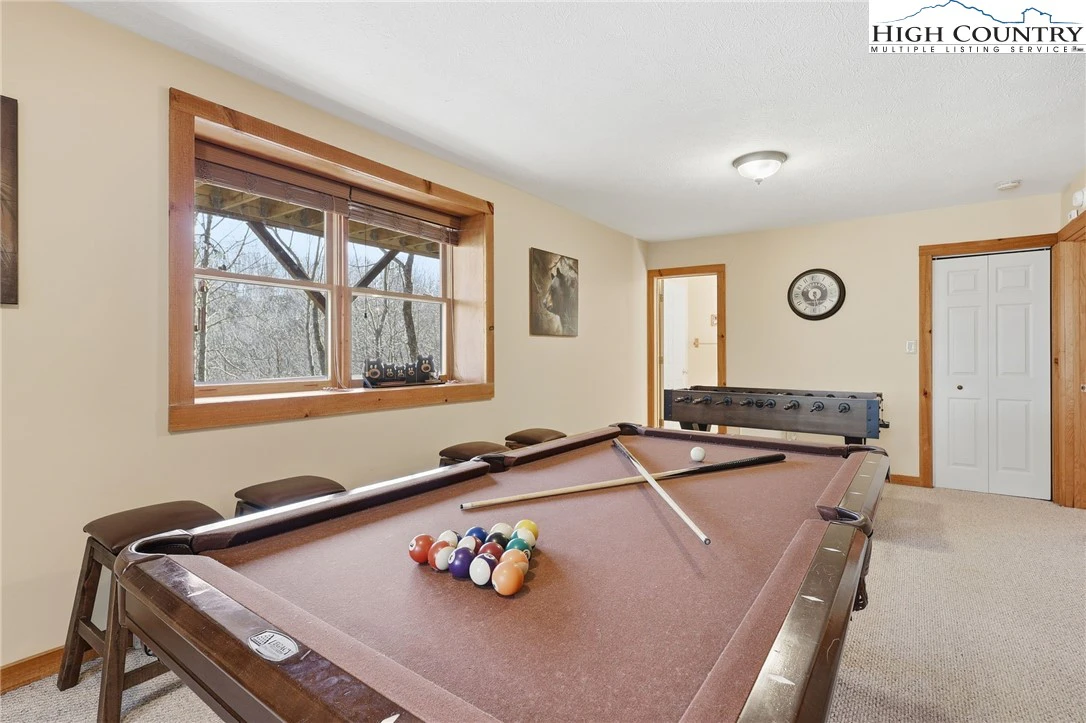 Image number 9 for the current listing