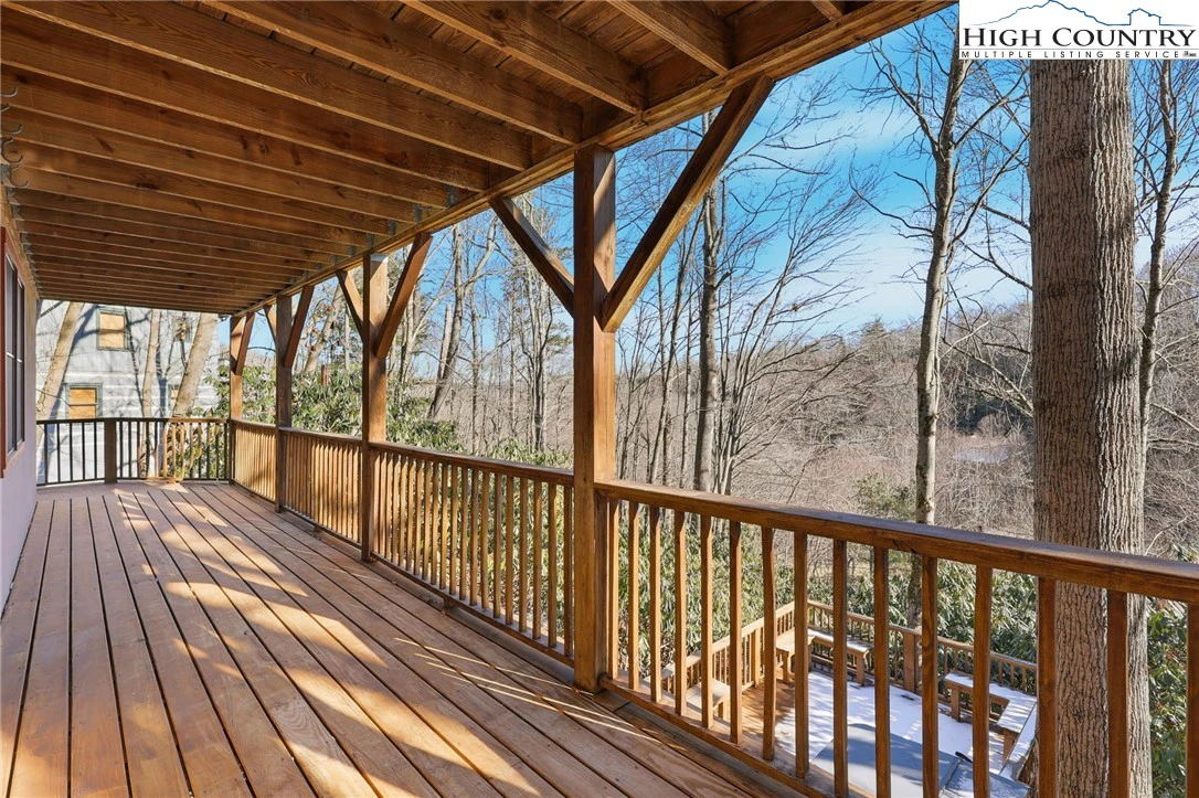Image number 21 for the current listing
