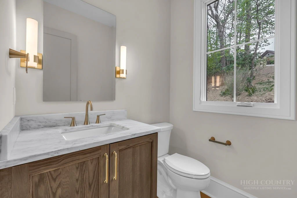 Image number 5 for the current listing