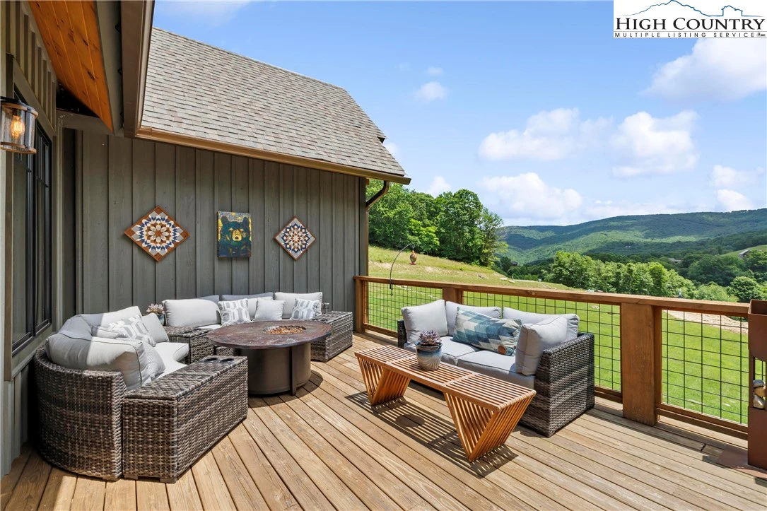 Image number 15 for the current listing