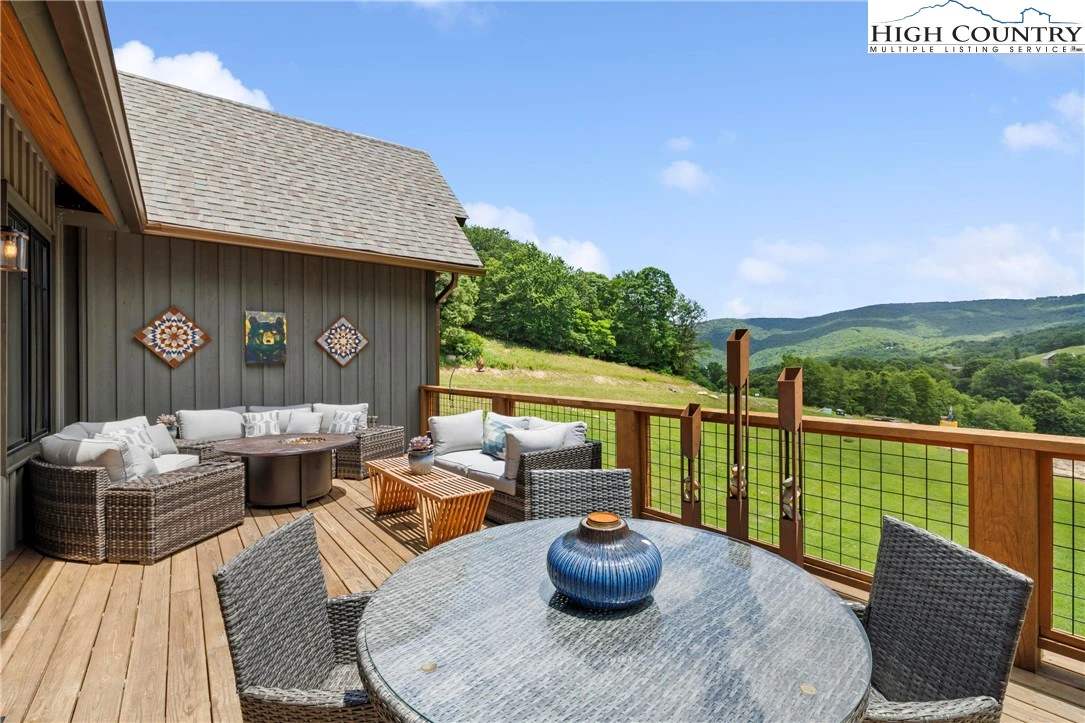 Image number 16 for the current listing