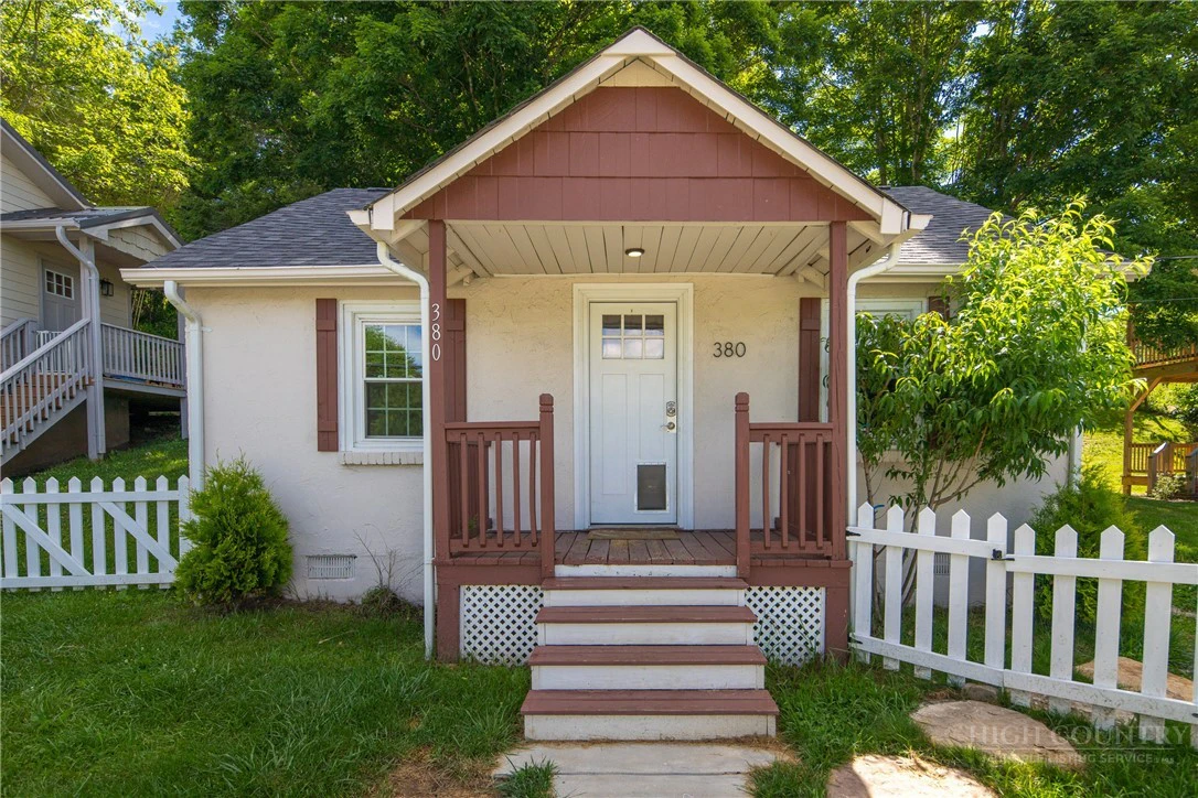 Image number 3 for the current listing