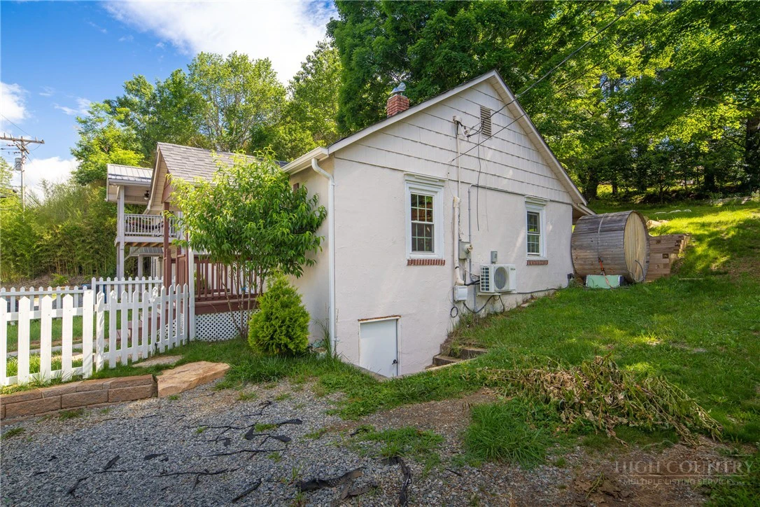 Image number 19 for the current listing