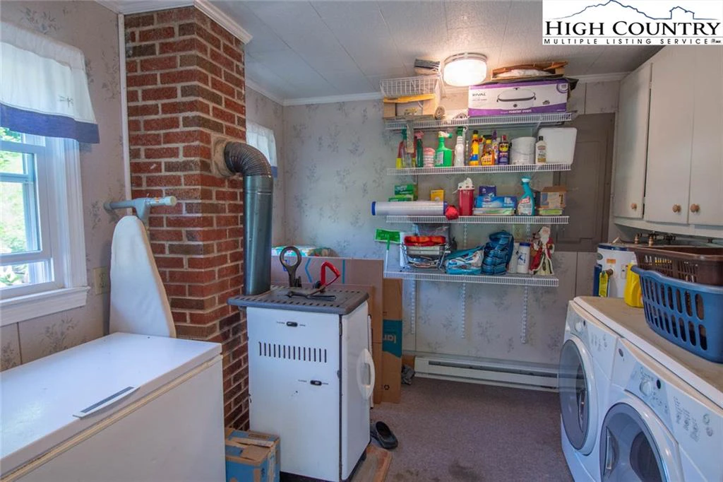 Image number 4 for the current listing