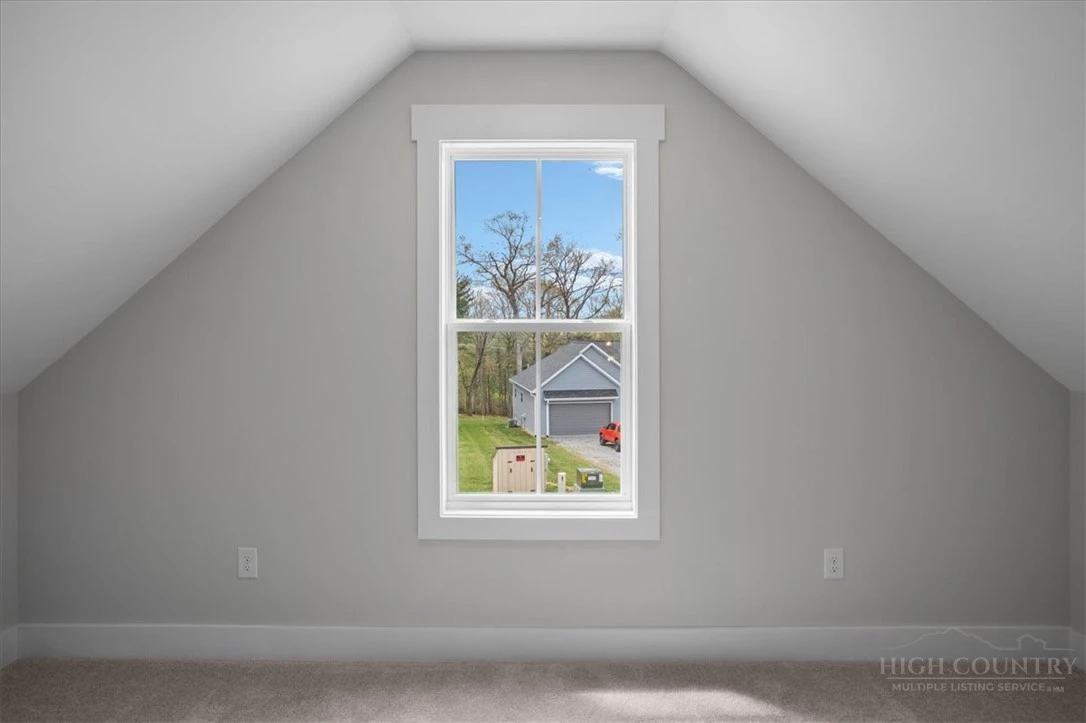 Image number 4 for the current listing