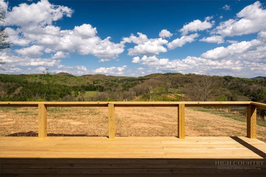 Image number 15 for the current listing