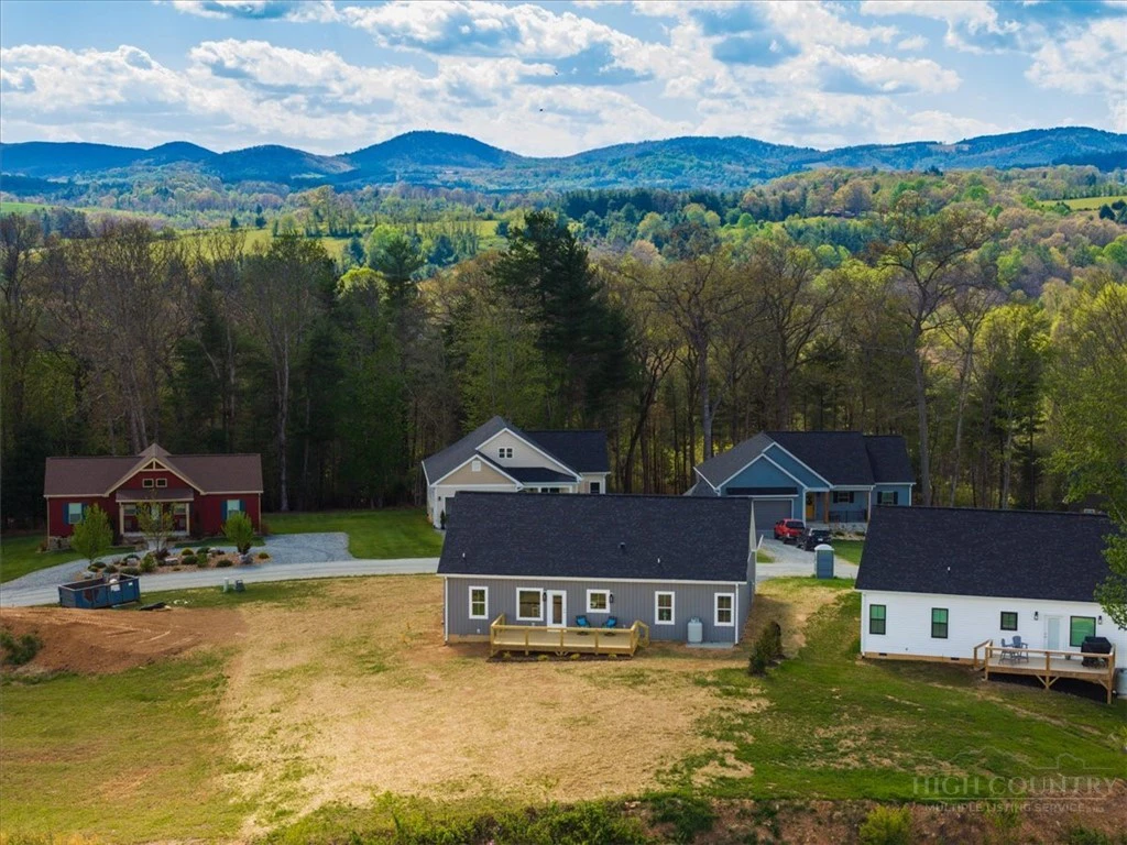 Image number 18 for the current listing